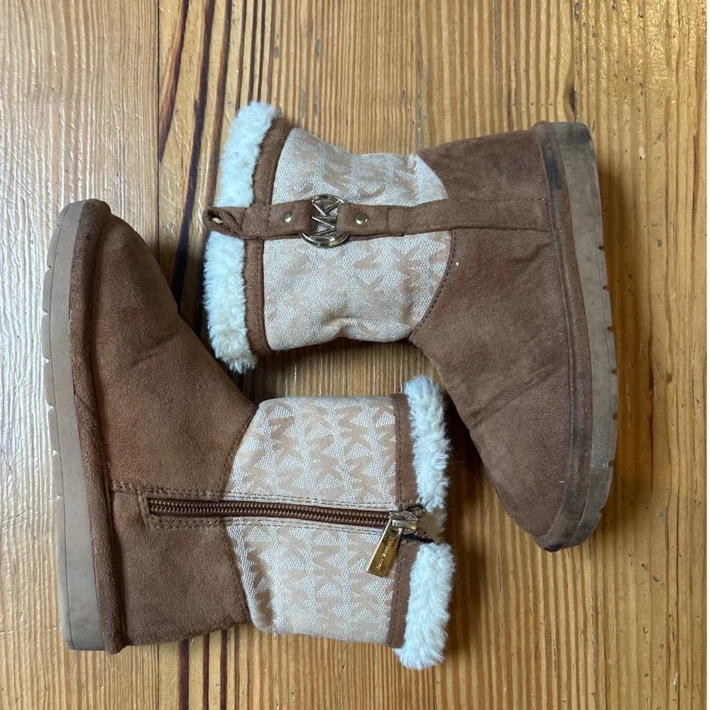 Michael Kors Winter Boots Kids Brown Monogram Faux Fur Logo SIZE 10